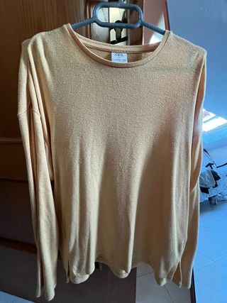 Jersey suave fino amarillo Zara