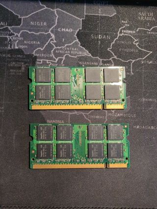 2x 1GB DDR2 Hynix PC2-5300S-555-12