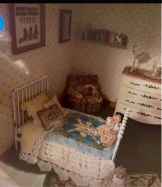 Copriletto uncinetto per casa delle bambole