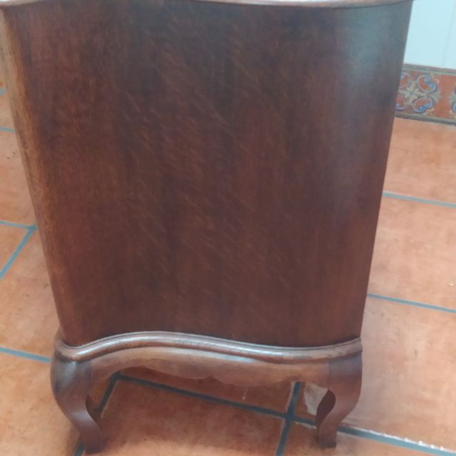 Cómoda de madera con 3 cajones