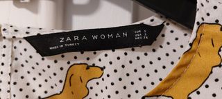 Camisa Zara blanca con estampado de perros