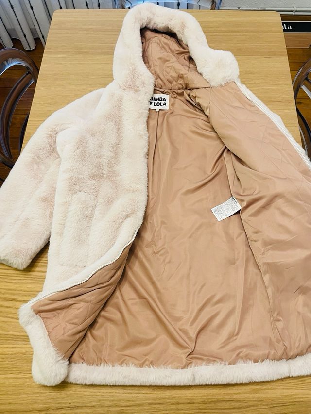 Abrigo pelo Bimba y Lola Talla S