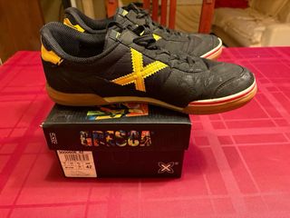 Zapatillas Munich Gresca Negras y Amarillas

