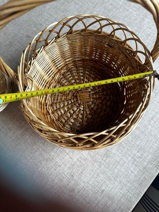 Lote de 2 cestos de mimbre precio de los dos