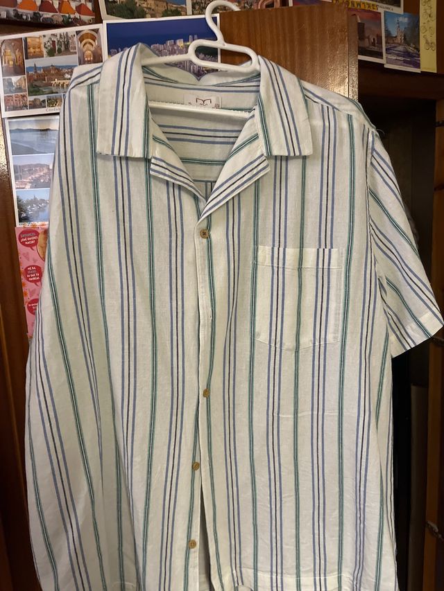 Camisa de rayas blanca y azul