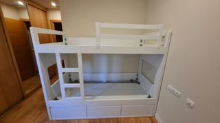 Litera blanca con cajones