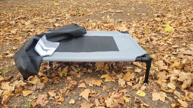 Cama para mascota elevada