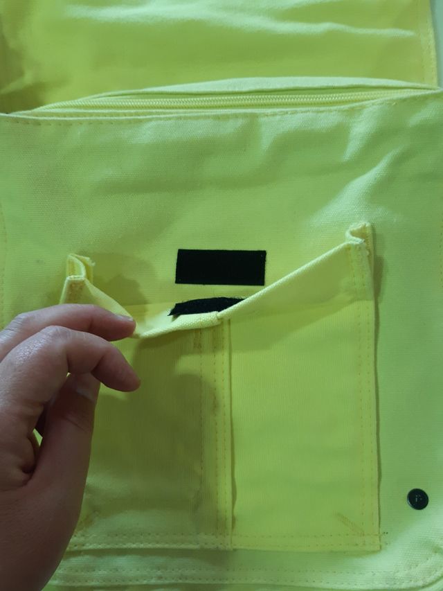 Bolso bandolera Converse amarillo