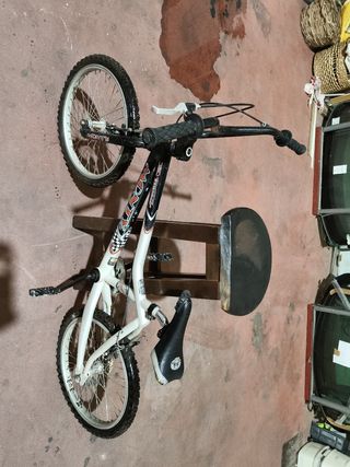 Bicicleta Monty BMX 129