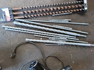 Martelo Perfurador com Brocas