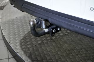 Mahindra XUV 500   FWD 4X2 W6 