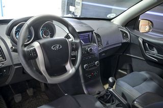 Mahindra XUV 500   FWD 4X2 W6 