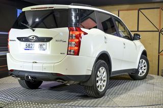 Mahindra XUV 500   FWD 4X2 W6 