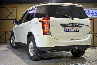 Mahindra XUV 500   FWD 4X2 W6 