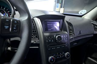Mahindra XUV 500   FWD 4X2 W6 