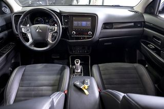Mitsubishi Outlander   2.4 PHEV Kaiteki Auto 4WD 