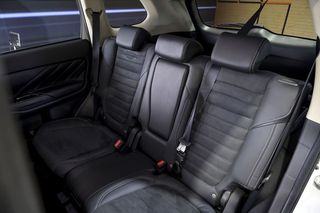 Mitsubishi Outlander   2.4 PHEV Kaiteki Auto 4WD 