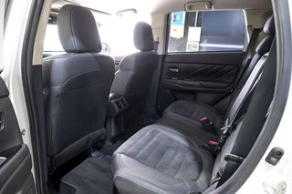 Mitsubishi Outlander   2.4 PHEV Kaiteki Auto 4WD 