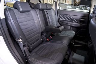 Mitsubishi Outlander   2.4 PHEV Kaiteki Auto 4WD 