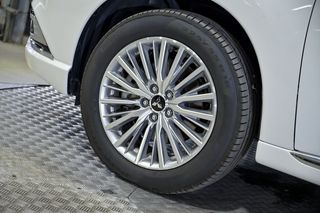Mitsubishi Outlander   2.4 PHEV Kaiteki Auto 4WD 