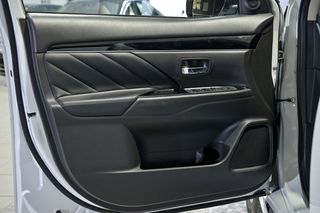 Mitsubishi Outlander   2.4 PHEV Kaiteki Auto 4WD 
