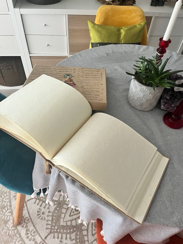 Álbum de Fotos con Dibujo de Buda