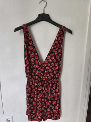 Mono corto Pull&Bear flores rojas