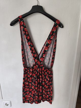 Mono corto Pull&Bear flores rojas