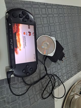 PSP Negra con Star Wars: The Force Unleashed