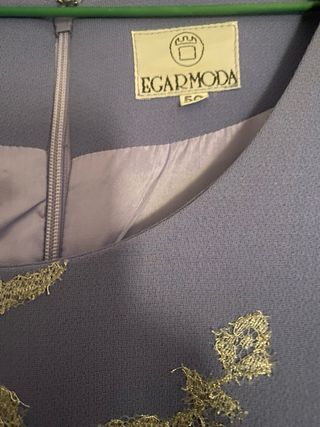 Vestido de fiesta morado con plata