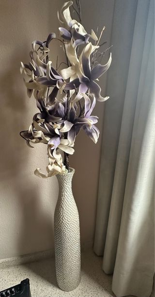 Jarrón Decorativo Elegante Morado y Plateado