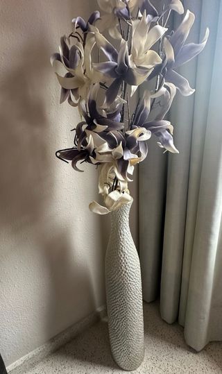 Jarrón Decorativo Elegante Morado y Plateado