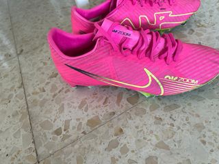 Botas de fútbol Nike talla 41 y 42

