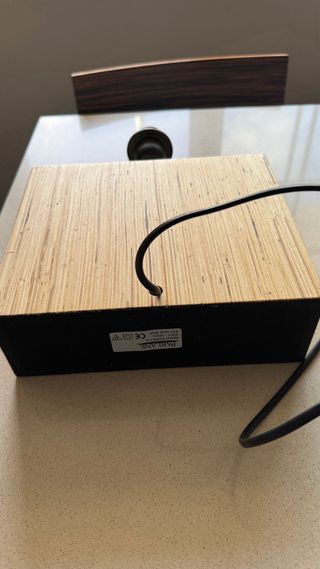 Pie de lámpara de madera