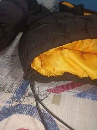 Chaqueta Corteiz Negra y Amarilla