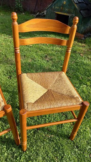 12 Sillas de Madera y Mimbre