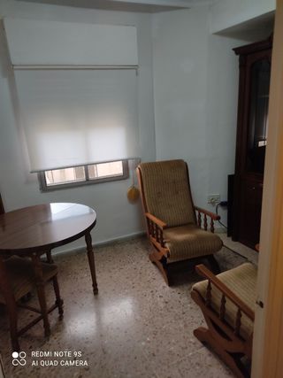 REGALO Comedor completo: mueble, mesa, sillas