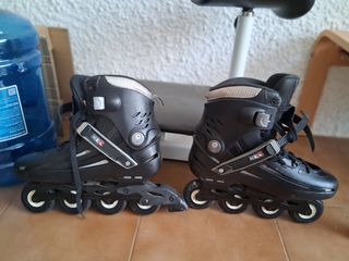 Patines Ajustables de color negro