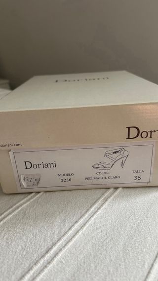 Sandalias de tacón blancas