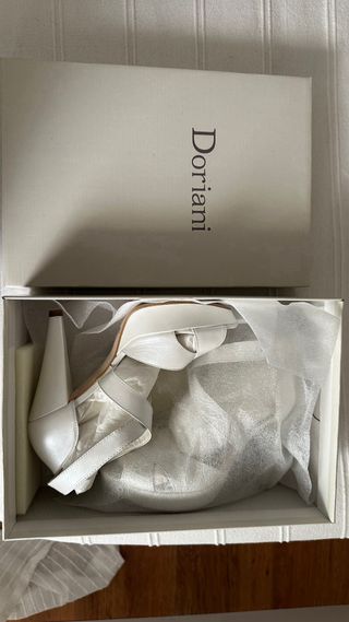 Sandalias de tacón blancas