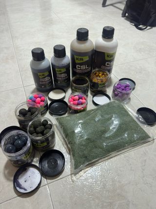 Lote carpfishing de cebos y líquidos para pesca