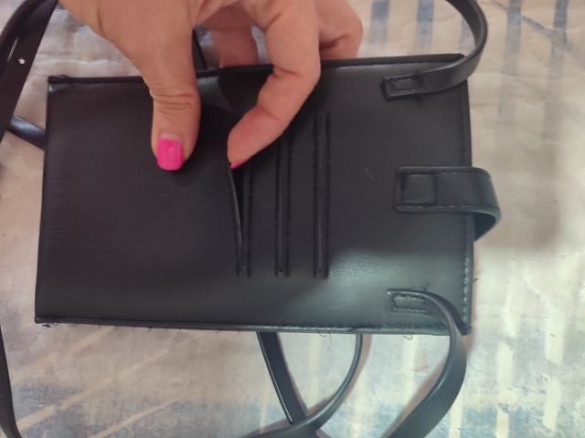 Bolso porta móvil negro