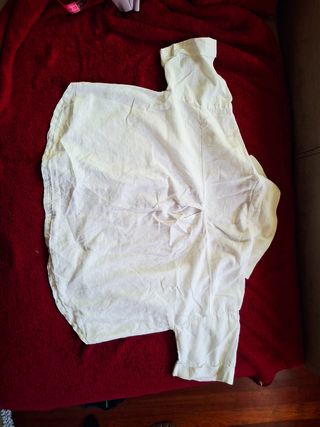 Camisa blanca de manga corta