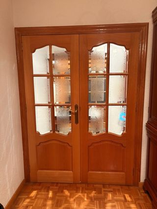 Puerta doble de roble con cristal