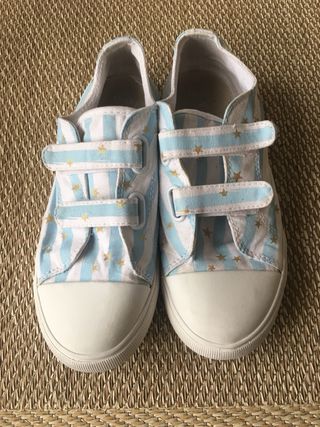 Zapatillas de niña. Sfera . Número 34
