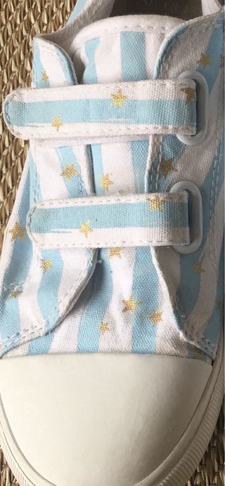 Zapatillas de niña. Sfera . Número 34