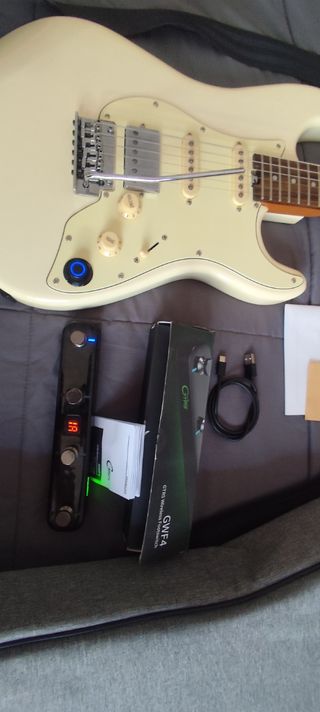 Guitarra Eléctrica  inteligente MOOER S800