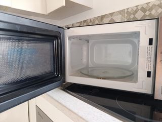 Microondas Konen plateado