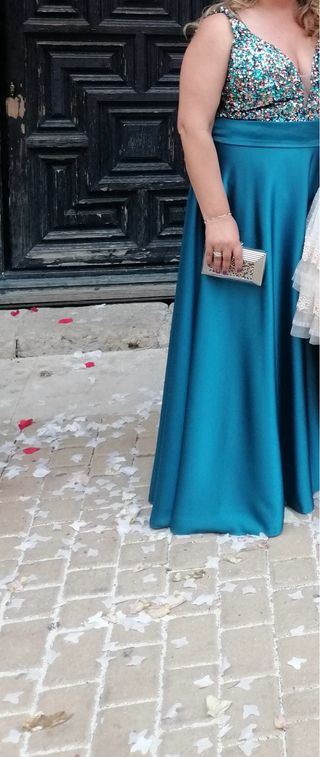 Vestido de fiesta lentejuelas y falda larga