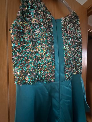 Vestido de fiesta lentejuelas y falda larga
